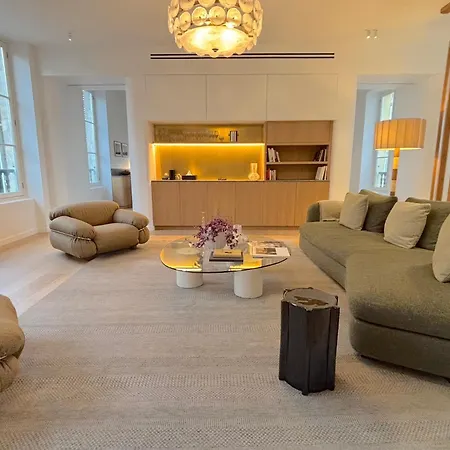 Arte Povera Apartment *