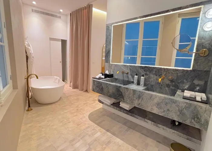 Arte Povera Apartment Paris